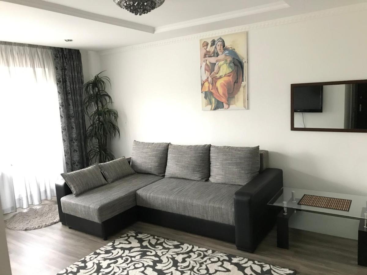 Fine Apartment イェルガヴァ エクステリア 写真