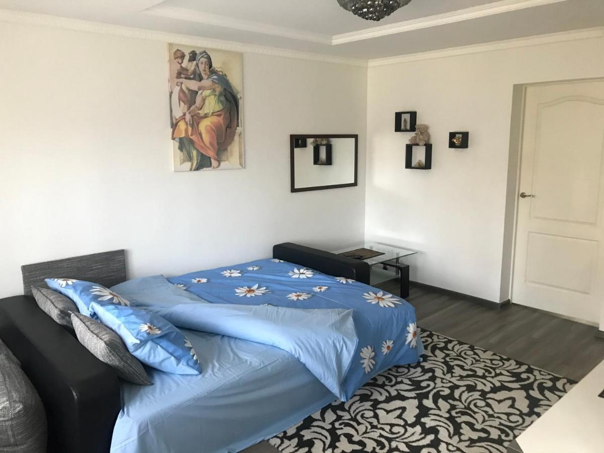 Fine Apartment イェルガヴァ エクステリア 写真